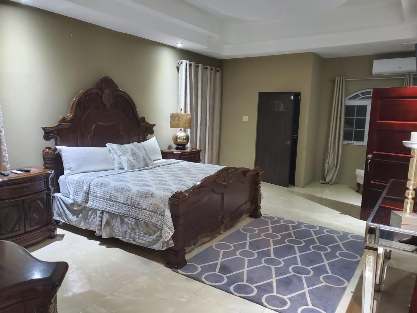 The Palms- Caribbean Estates -10 Minutes From The Beach- Gated Community Portmore Εξωτερικό φωτογραφία