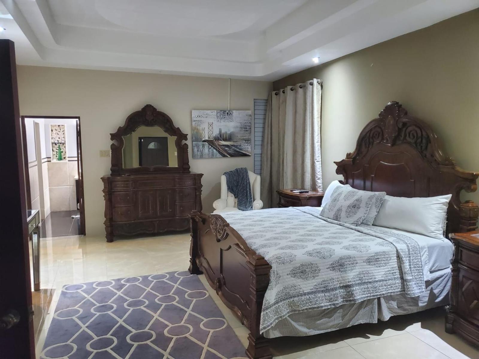 The Palms- Caribbean Estates -10 Minutes From The Beach- Gated Community Portmore Εξωτερικό φωτογραφία